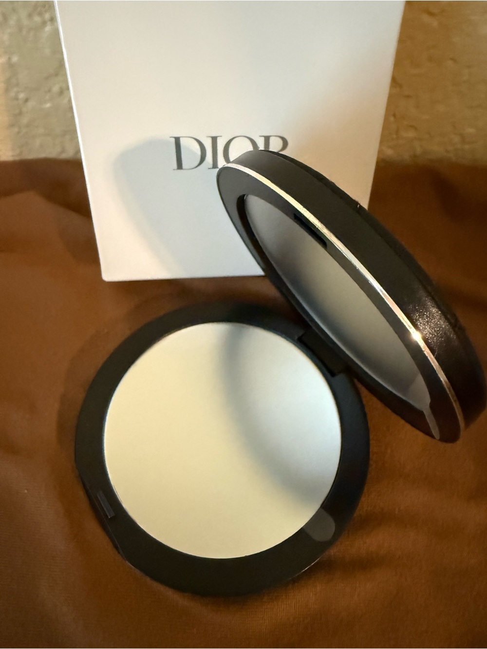 Dior beauty Compact Folding Pocket Mirror in black - Picture 2 of 2